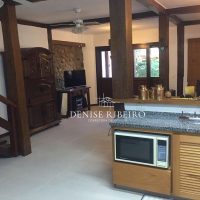 Casa a venda com jardim em Ilhabela