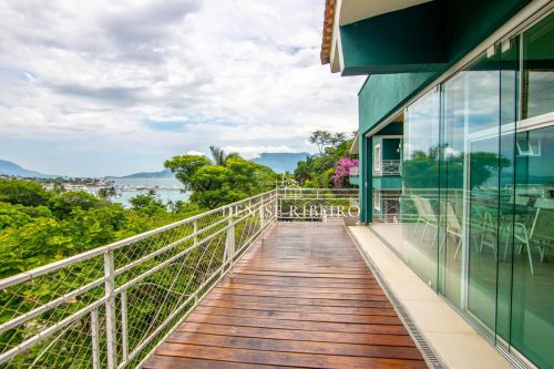 Imoveis á venda na Ilhabela com vista e piscina