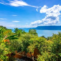 Casa com piscina em ilhabela